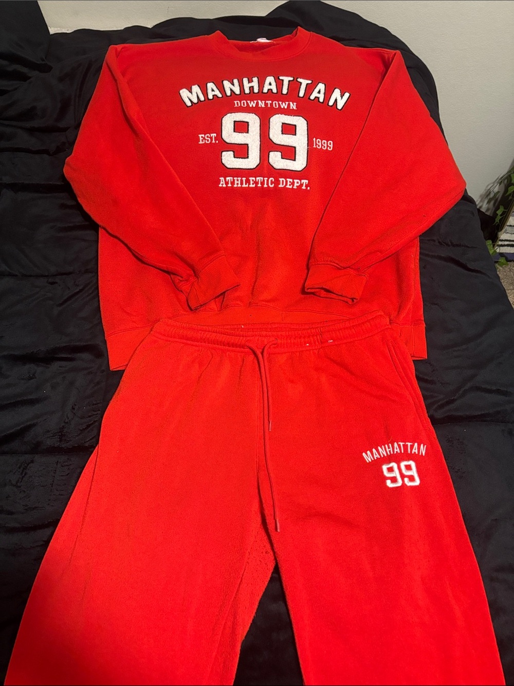 Red 'Manhattan 99' Women's Sweat Jacket & Pants Set
